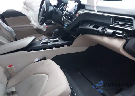 2022 Toyota Camry Le Hybrid z USA, uszkodzony, nr VIN 4T1C31AK7NU586668